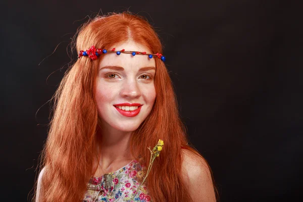매력적인 빨간 머리 여자의 초상화 — 스톡 사진