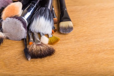 Araçlar makyaj sanatçısı. Makyaj fırçaları