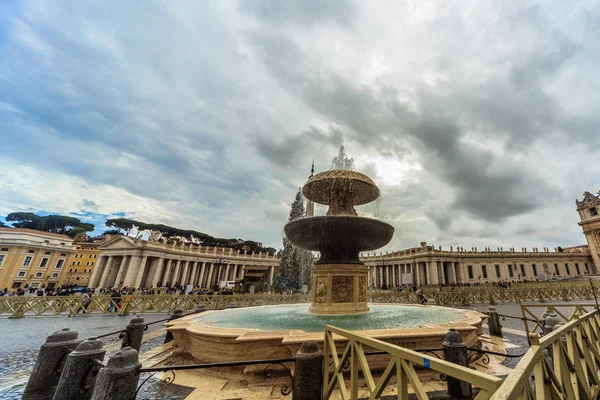 Plaza de San Pedro. Hermosa ciudad . —  Fotos de Stock