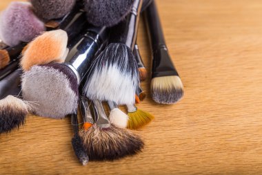 Araçlar makyaj sanatçısı. Makyaj fırçaları