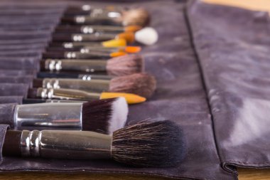 Araçlar makyaj sanatçısı. Makyaj fırçaları