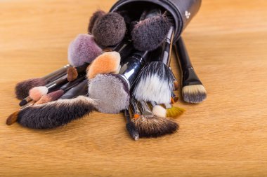 Makyaj tablo için fırçalar