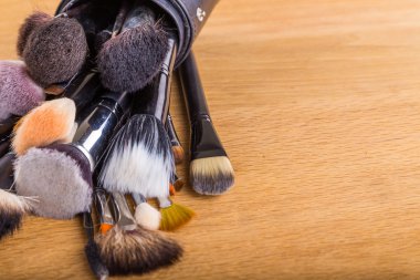 Makyaj tablo için fırçalar