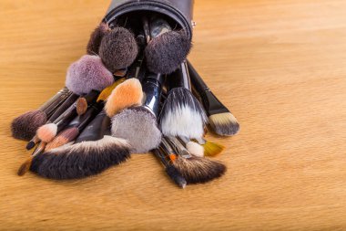 Makyaj tablo için fırçalar