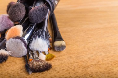 Makyaj tablo için fırçalar