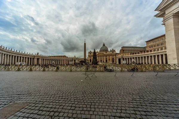 St. Peter's Square. Beautiful city. — Stock Photo, Image