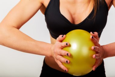 Güzel eğitimli kadın bedeni. Kadın fitness