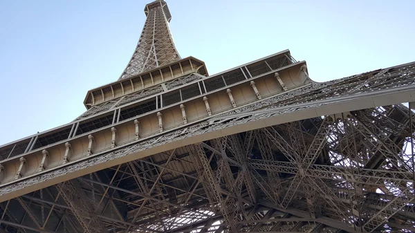 Magnifik utsikt över Eiffeltornet — Stockfoto