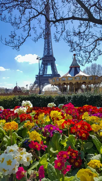 Hermosa vista de la Torre Eiffel — Foto de Stock