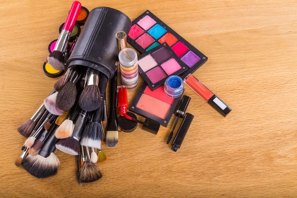 Paintbrushes and other make-up tools