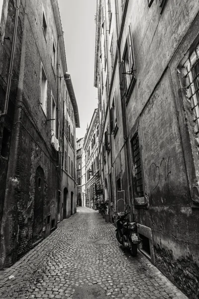 Hermosas, hermosas, antiguas calles de Roma — Foto de Stock