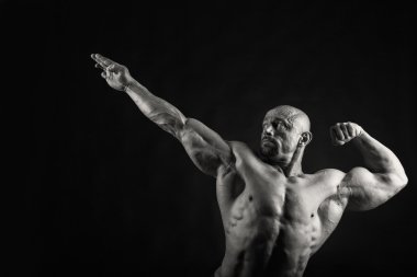 Siyah duygusal vücut geliştirmeci