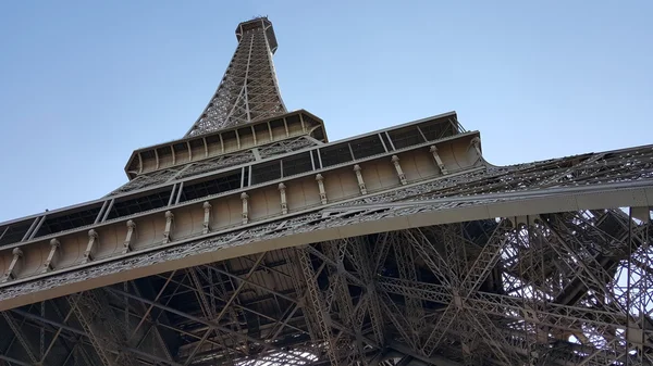 Magnífica Torre Eiffel. Hermosa ciudad . — Foto de Stock