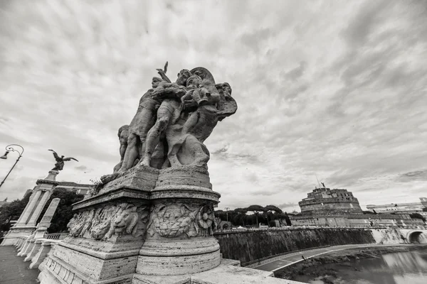 偉大なローマ、テヴェレ川の景色および建築記念碑. — ストック写真