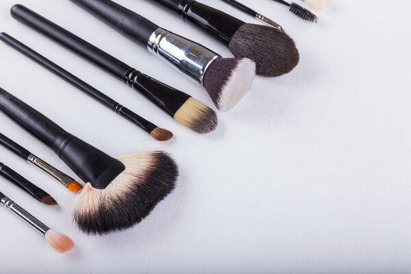 Другие кисти для макияжа на белом фоне
