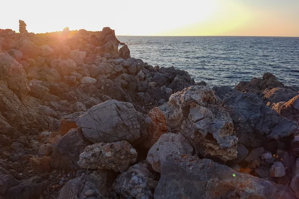 Superbe coucher de soleil sur la mer. Beau paysage d'été. Été — Photo