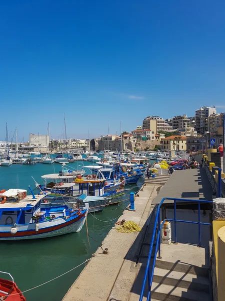 05.20.16. Grecja, Heraklion. Piękny widok na port, jej — Zdjęcie stockowe