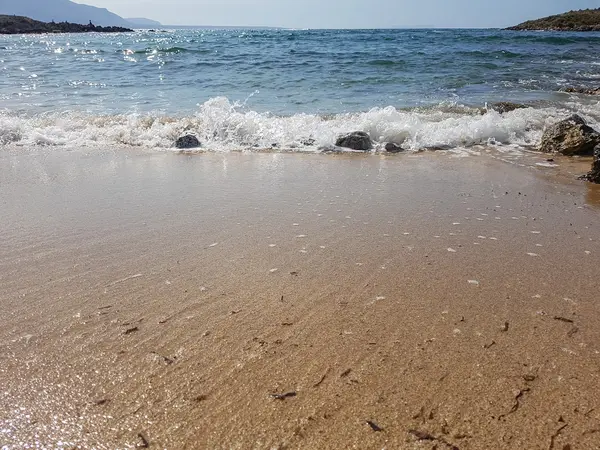 海の波と砂浜の波 — ストック写真