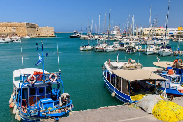 05.20.16. Griekenland, Heraklion. Prachtig uitzicht op de haven van haar — Stockfoto