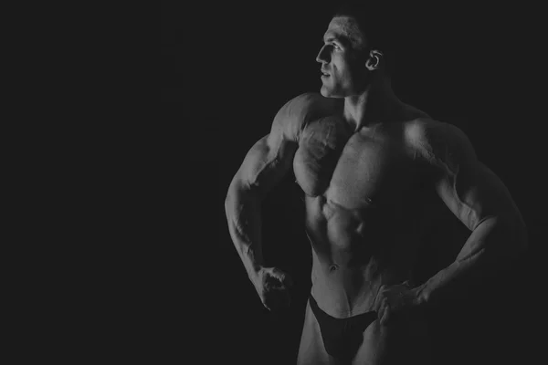 Ομορφη, αποξηραμένα σώμα του bodybuilder — Φωτογραφία Αρχείου