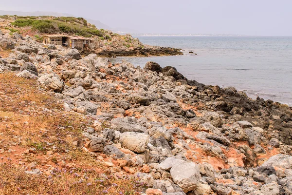 Красивый морской пейзаж. Побережье острова Крит — стоковое фото