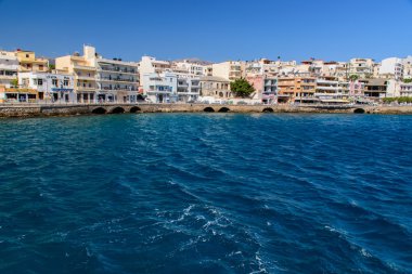 Deniz kenarındaki güzel Girit'te