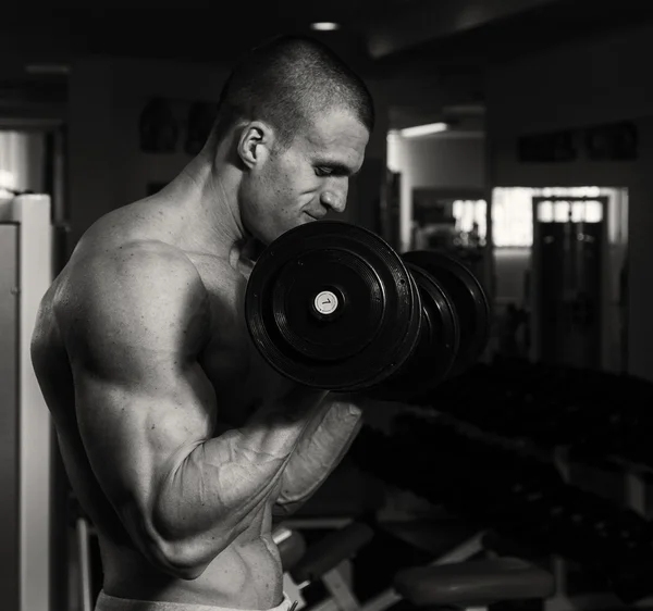Bodybuilder masculin whit haltère — Photo