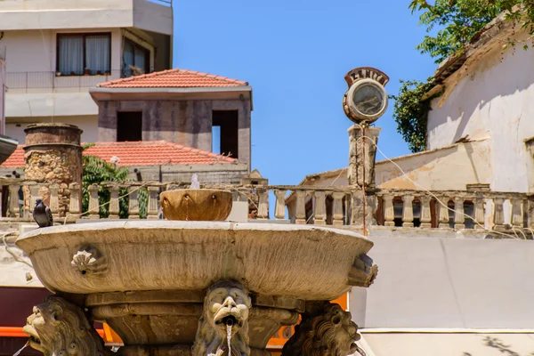Magnificent antique fountain in the center of Heraklion — Stock Photo, Image