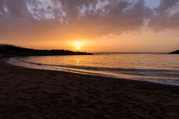 Blick auf den traumhaften Sonnenuntergang am Strand — Stockfoto