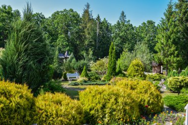 Güzel çevre düzenlemesi. Doğa insan eli tarafından.