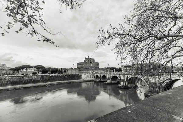 Uitzicht over de Tiber in Rome — Stockfoto