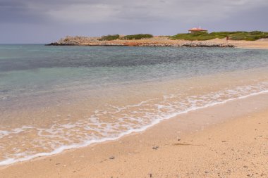 Güzel deniz manzarası. Sahile Girit Adası