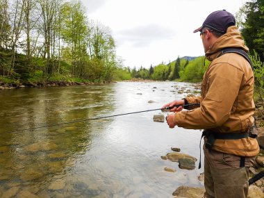 Alabalık balıkçılık. Açık havada. Boş zaman