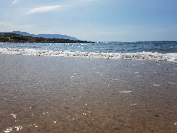 Τα κύματα της θάλασσας. Υπέροχη ακτή — Φωτογραφία Αρχείου