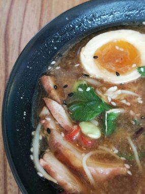 Ramen çorbası arka planı çok lezzetli.