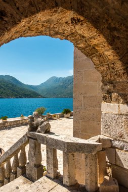 Karadağ 'daki Aziz George Adası