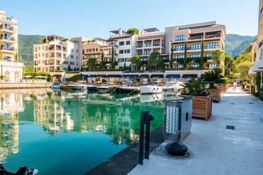 Karadağ 'ın güzel deniz kasabaları