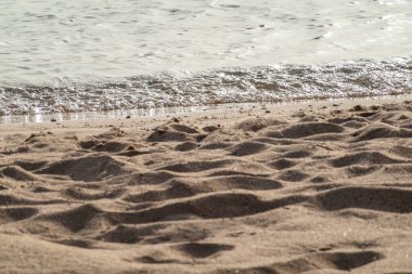 Sabah arkaplanda güzel bir deniz manzarası