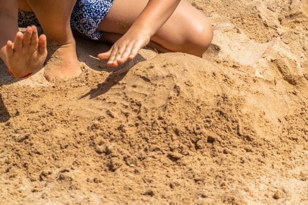 Crianças Brincando Com Areia Praia — Fotografia de Stock
