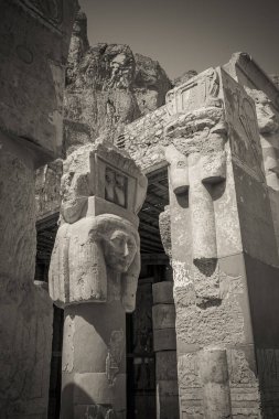 Mısır 'daki Antik Hatshepsut Tapınağı