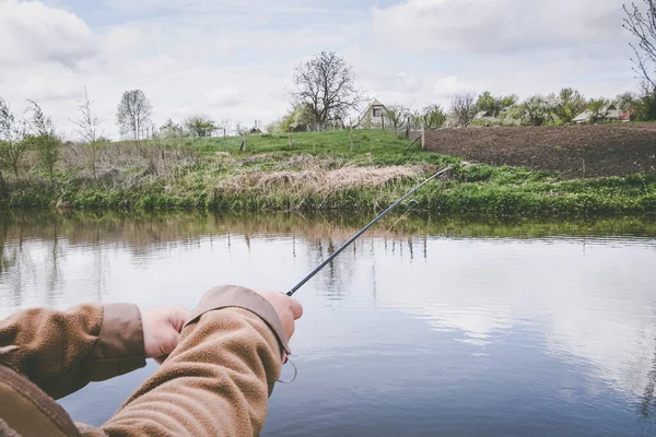 Риболовля Форелі Озері Відпочинок — стокове фото