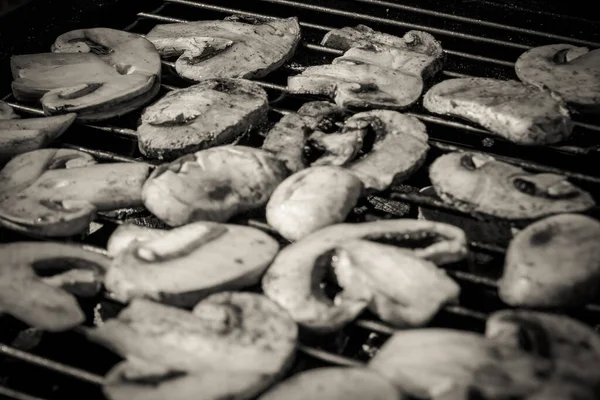 Mushrooms Grilled Camping Portable Barbecue — Stock Photo, Image