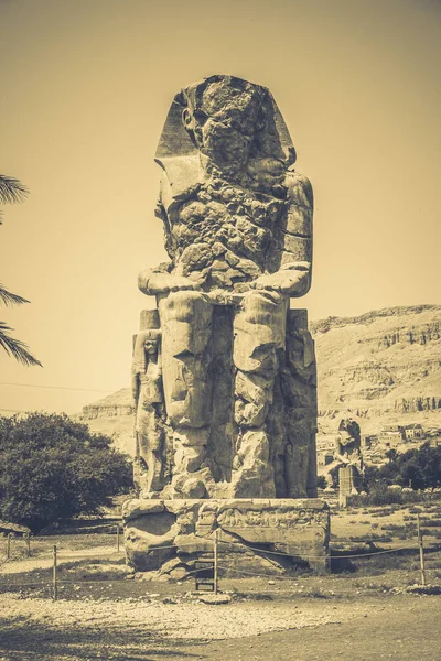 Δύο Αρχαία Αγάλματα Στην Αίγυπτο — Φωτογραφία Αρχείου