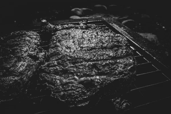 烤牛排 便携式烤架 — 图库照片