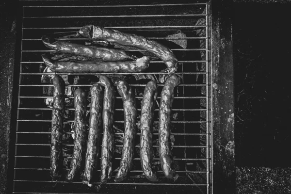 Enchidos Grelhados Recreação Livre Churrasco Portátil — Fotografia de Stock