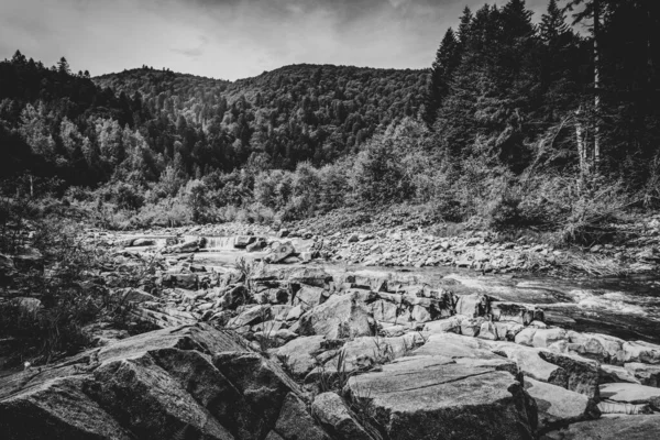 Herrlicher Gebirgsfluss Atemberaubende Natur — Stockfoto