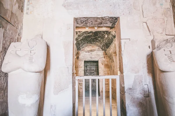 Mısır 'daki Antik Hatshepsut Tapınağı