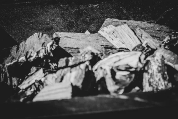 グリル燃焼 キャンプ ポータブルバーベキュー — ストック写真