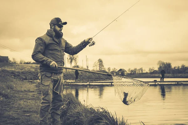 Pesca Alla Trota Sul Lago Ricreazione — Foto Stock