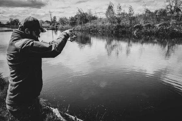 Pesca Alla Trota Sul Lago Ricreazione — Foto Stock